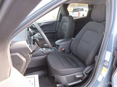 Certified 2025 Ford Escape Active FWD image 9
