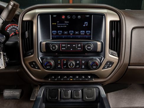 Used 2016 GMC Sierra 2500 Denali w/ Duramax Plus Package image 19