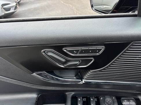 Certified 2022 Lincoln Corsair Reserve w/ Elements Package image 12