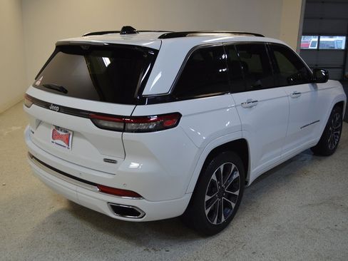 Used 2023 Jeep Grand Cherokee Overland w/ Advanced Protech Group III image 3