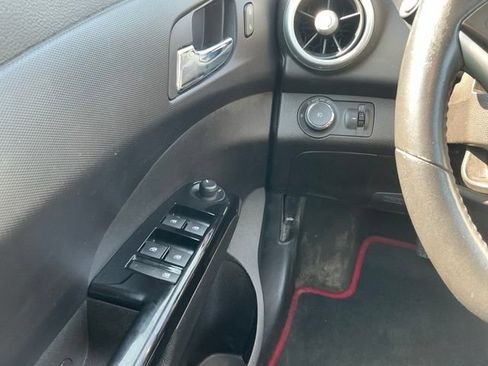 Used 2018 Chevrolet Sonic LT w/ Fun and Sun Package FWD image 18