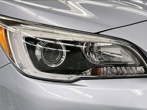 Used 2017 Subaru Outback 3.6R Limited w/ Popular Package #5 image 32