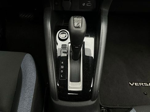 Used 2025 Nissan Versa SV image 21