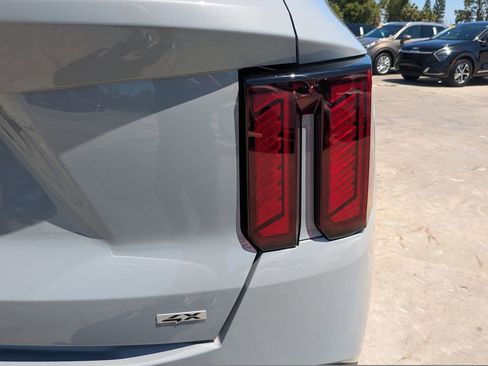 Certified 2025 Kia Sorento EX AWD/4WD image 10