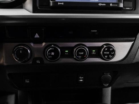 Used 2017 Toyota Tacoma SR5 image 20