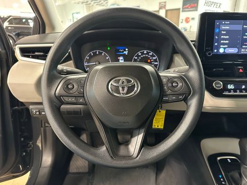 Used 2025 Toyota Corolla LE image 16