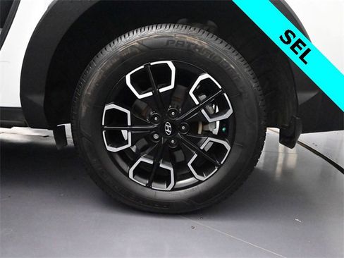 Used 2023 Hyundai Santa Cruz SEL image 13