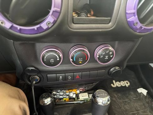 Used 2018 Jeep Wrangler Sport AWD/4WD image 10