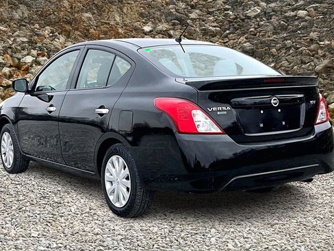 Used 2019 Nissan Versa SV image 11