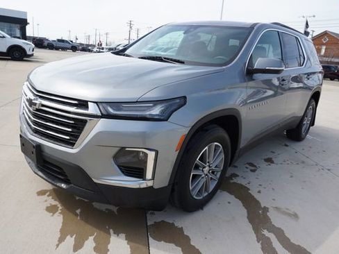 Used 2023 Chevrolet Traverse LT image 9
