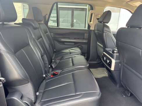 Used 2019 Ford Explorer XLT w/ Class III Trailer Tow Package image 12