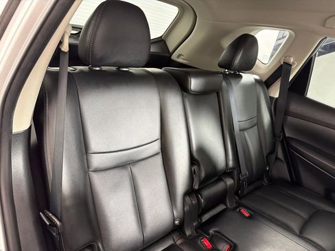 Used 2018 Nissan Rogue SL image 24