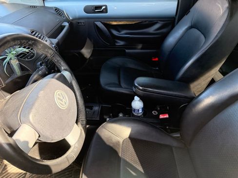 Used 2009 Volkswagen Beetle S FWD image 10