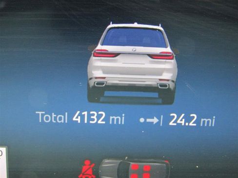 Used 2024 BMW X7 xDrive40i w/ Premium Package image 21