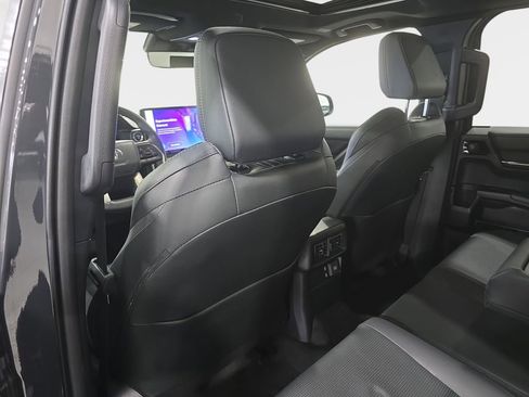 Used 2025 Toyota 4Runner Limited AWD/4WD image 12