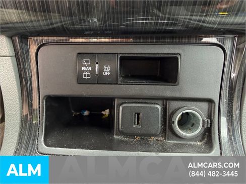 Used 2017 Chevrolet Traverse LT FWD image 18