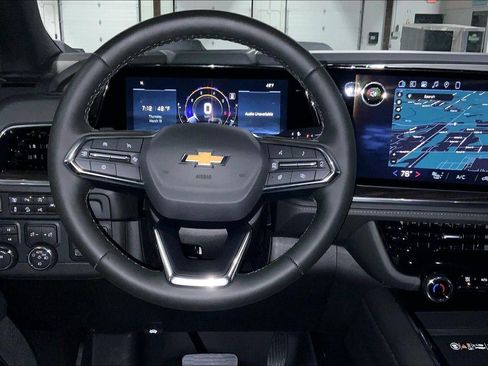 New 2026 Chevrolet Suburban LT w/ Comfort Package AWD/4WD image 13