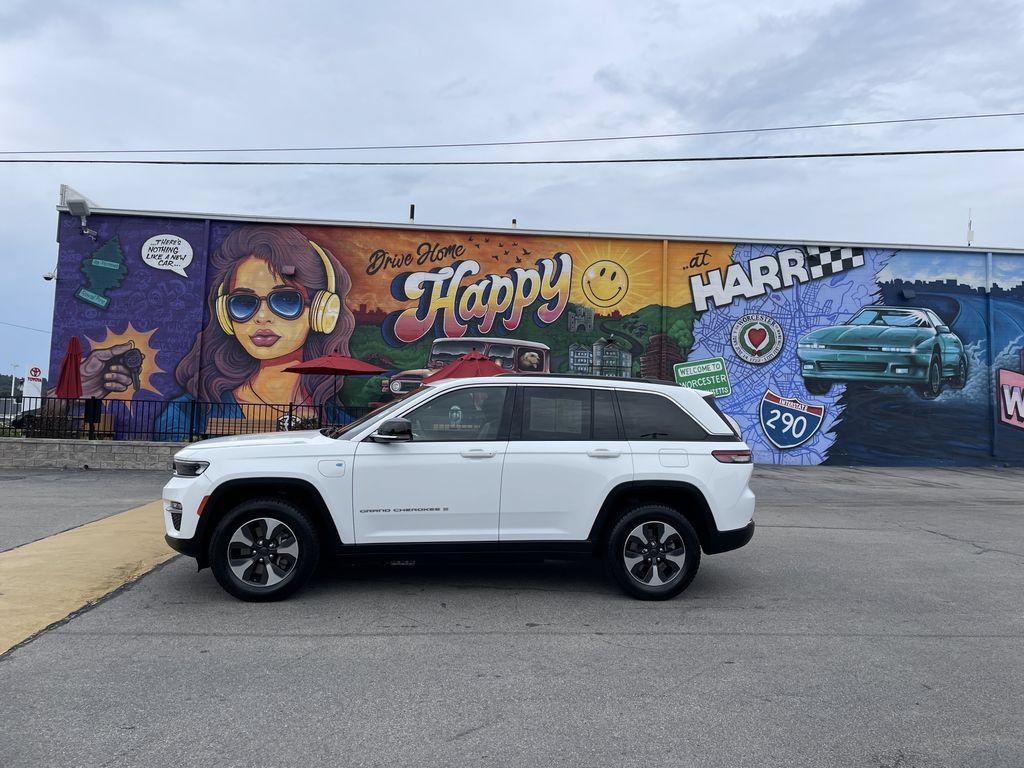 Used 2024 Jeep Grand Cherokee Limited 4xe AWD/4WD image 2