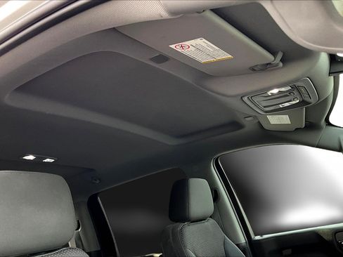 Used 2020 Chevrolet Silverado 2500 Custom w/ Custom Value Package image 19