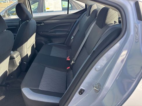 Used 2025 Nissan Versa SV image 27
