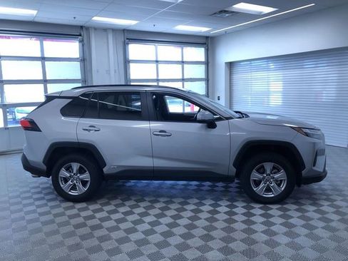 Used 2025 Toyota RAV4 XLE AWD/4WD image 34