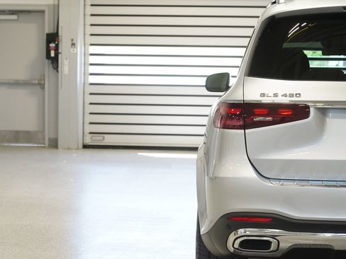 Certified 2024 Mercedes-Benz GLS 450 4MATIC image 9