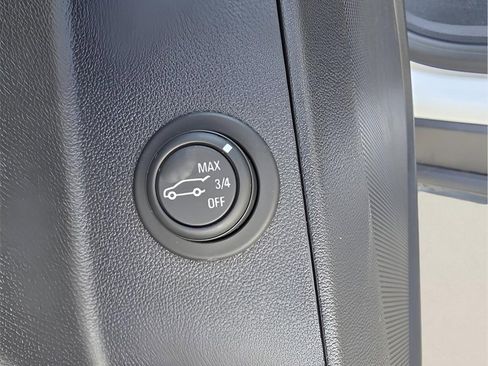 Used 2018 Chevrolet Equinox LT image 58