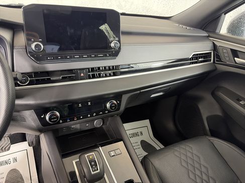 Used 2025 Mitsubishi Outlander SEL image 8