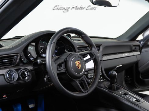Used 2019 Porsche 911 Speedster RWD image 38