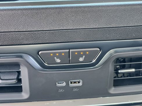 New 2025 GMC Sierra 2500 SLT w/ SLT Premium Package image 20