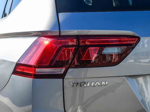 Used 2021 Volkswagen Tiguan S image 9