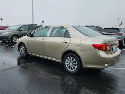 Used 2010 Toyota Corolla LE FWD image 6
