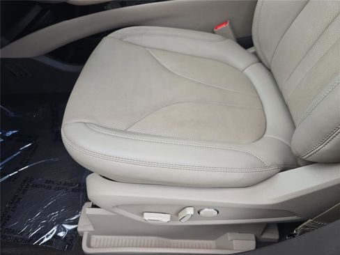 Certified 2023 Lincoln Nautilus Reserve FWD image 14