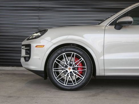 New 2026 Porsche Cayenne S AWD/4WD image 11
