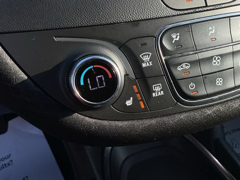 Used 2025 Chevrolet Malibu LT FWD image 11