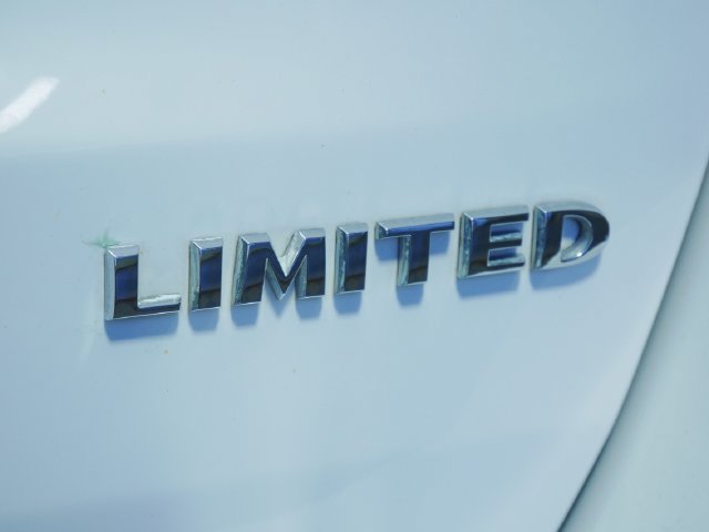 Used 2019 Jeep Grand Cherokee Limited w/ Luxury Group II AWD/4WD image 11