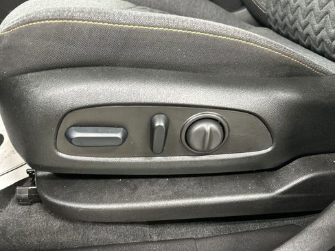 Used 2024 Chevrolet Equinox LT AWD/4WD image 10