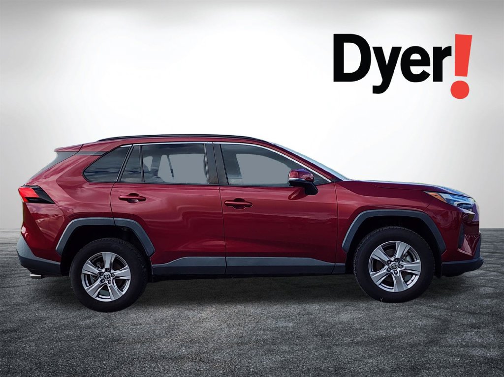 Used 2022 Toyota RAV4 XLE FWD image 3