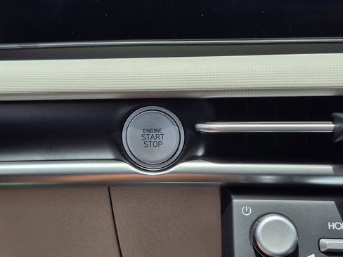 New 2026 Hyundai Tucson SE FWD image 34