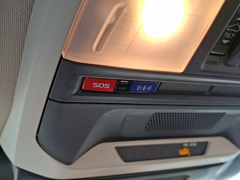 Used 2024 Subaru Crosstrek 2.0i Premium image 24