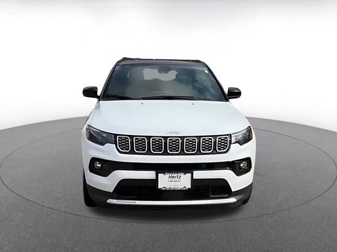 Used 2025 Jeep Compass Limited image 4