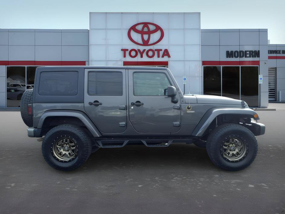 Used 2016 Jeep Wrangler Unlimited Sahara AWD/4WD image 6