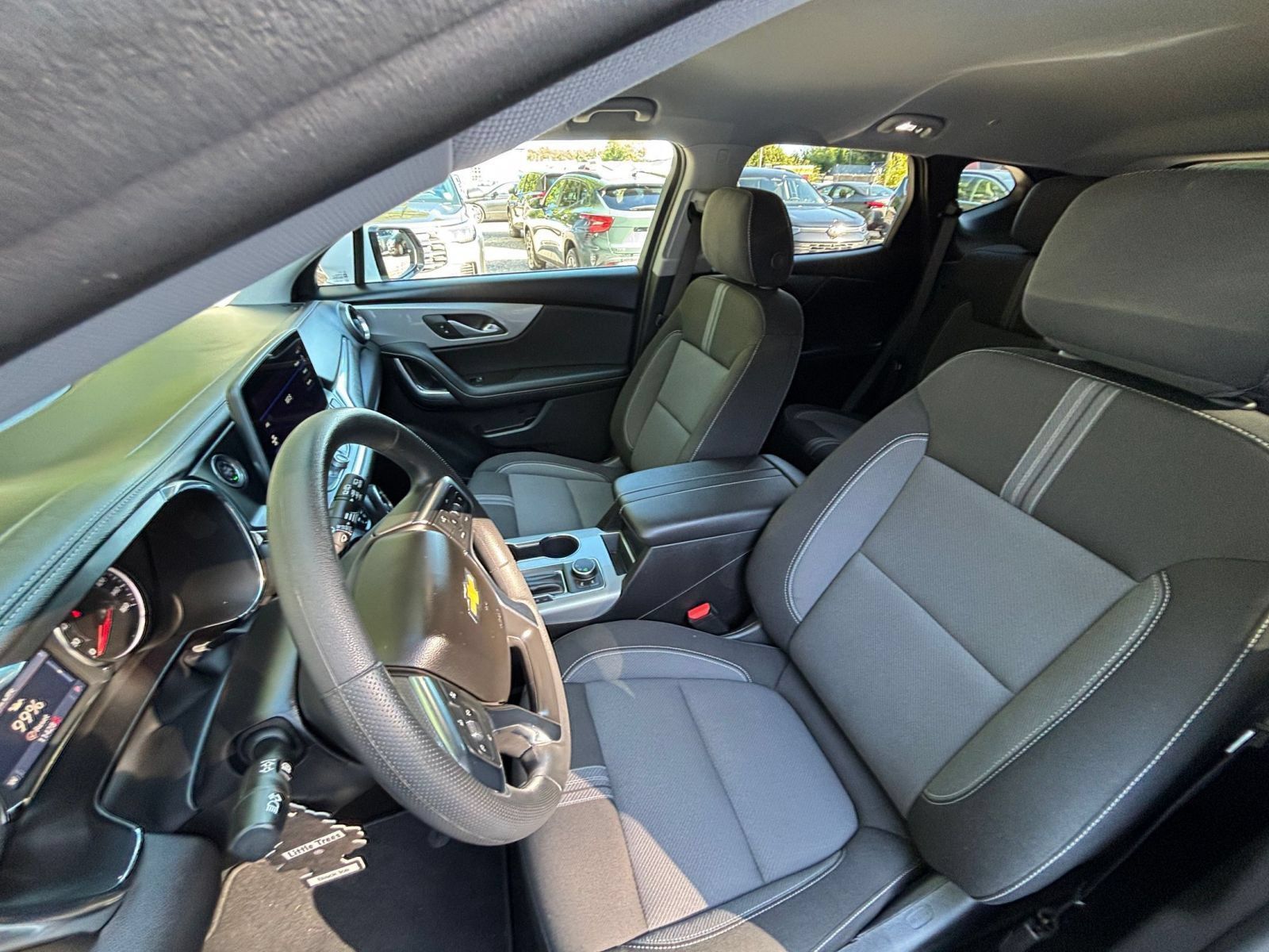 Used 2026 Chevrolet Blazer LT FWD image 37