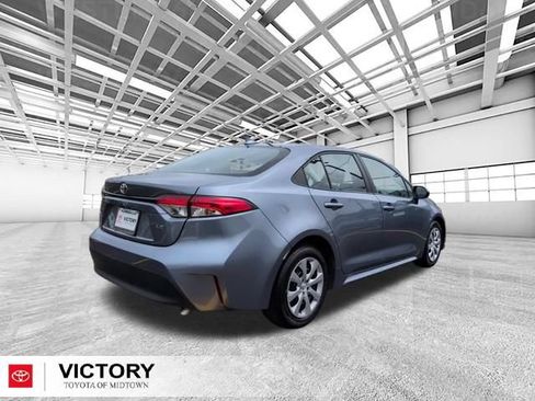 Used 2024 Toyota Corolla LE FWD image 4