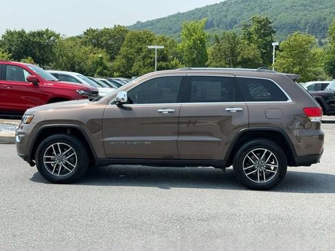 Used 2019 Jeep Grand Cherokee Limited w/ Luxury Group II AWD/4WD image 12