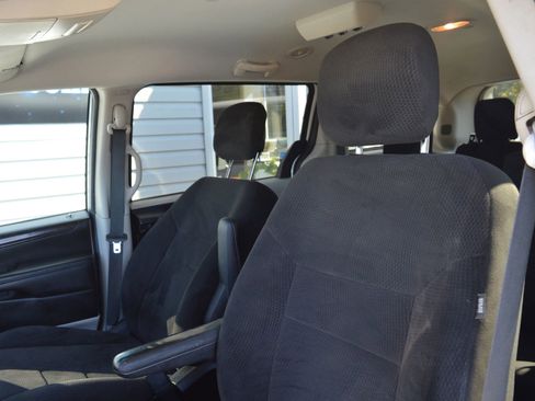 Used 2013 Dodge Grand Caravan SE image 11