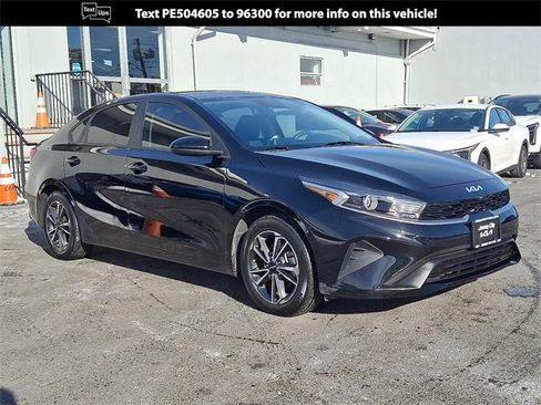 Certified 2023 Kia Forte LXS image 1