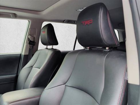 Used 2021 Toyota 4Runner TRD Off-Road Premium w/ Moonroof Package AWD/4WD image 15