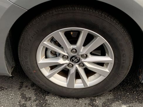 Used 2025 Toyota Camry LE image 29