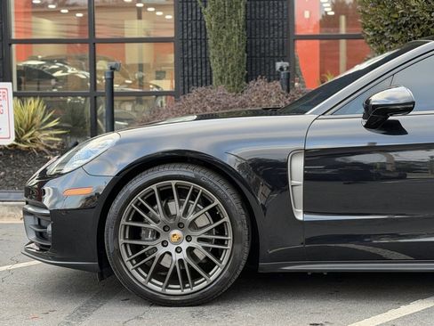 Used 2023 Porsche Panamera Platinum Edition image 10